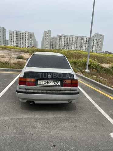 Volkswagen Vento 1992, 300,000 km - 1.8 l - Bakı