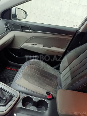 Hyundai Elantra 2016, 111,045 km - 2.0 l - Ağdam