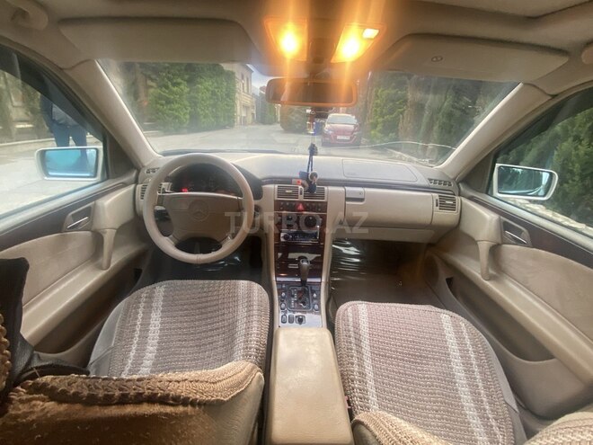 Mercedes E 240 1998, 270,000 km - 2.4 l - Bakı