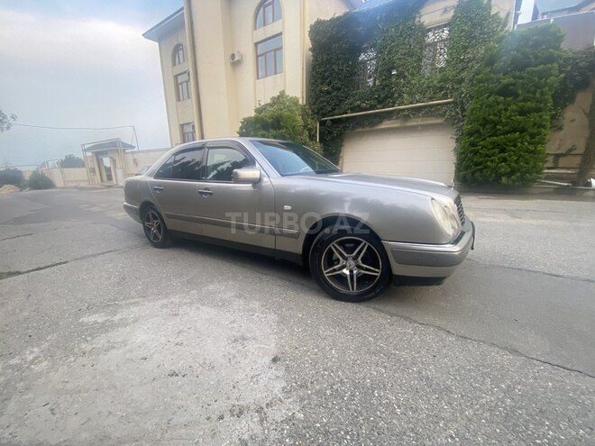 Mercedes E 240 1998, 270,000 km - 2.4 l - Bakı