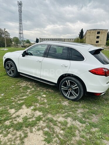 Porsche Cayenne-7