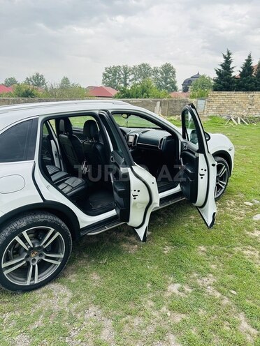 Porsche Cayenne-5