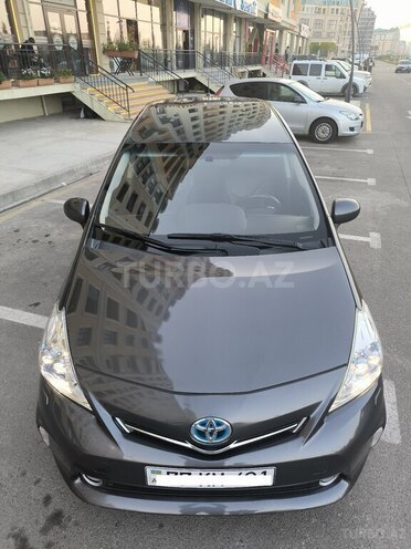 Toyota Prius V 2011, 284,000 km - 1.8 л - Sumqayıt