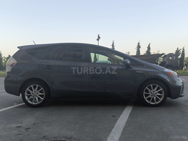 Toyota Prius V 2011, 284,000 km - 1.8 л - Sumqayıt