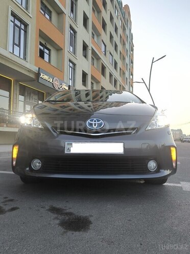Toyota Prius V 2011, 284,000 km - 1.8 л - Sumqayıt