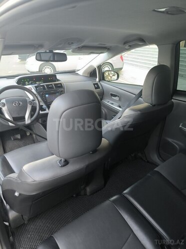 Toyota Prius V 2011, 284,000 km - 1.8 л - Sumqayıt