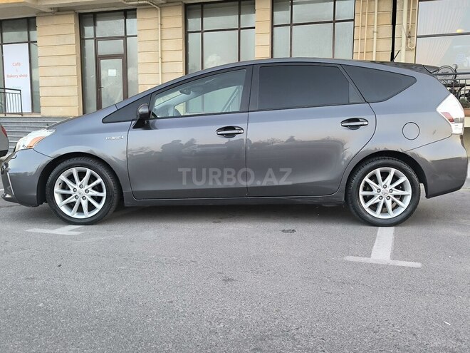 Toyota Prius V 2011, 284,000 km - 1.8 л - Sumqayıt