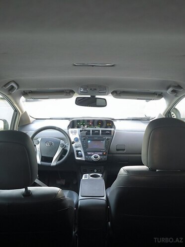 Toyota Prius V 2011, 284,000 km - 1.8 л - Sumqayıt