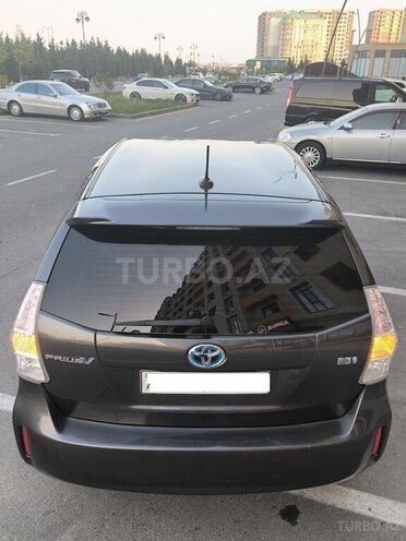 Toyota Prius V 2011, 284,000 km - 1.8 л - Sumqayıt