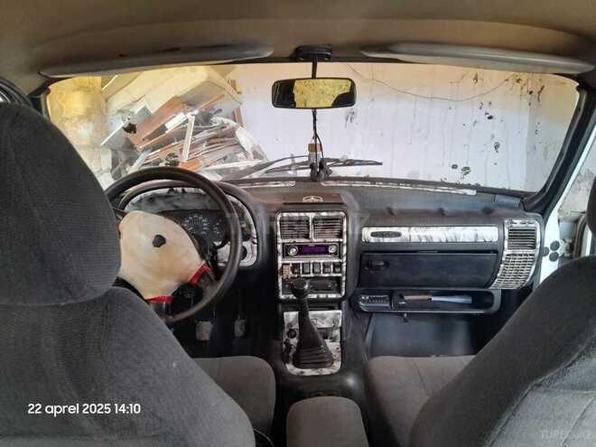 GAZ 3110 1999, 400,000 km - 2.4 l - Sabirabad