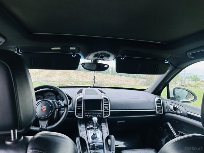 Porsche Cayenne-13