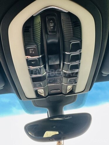 Porsche Cayenne-9