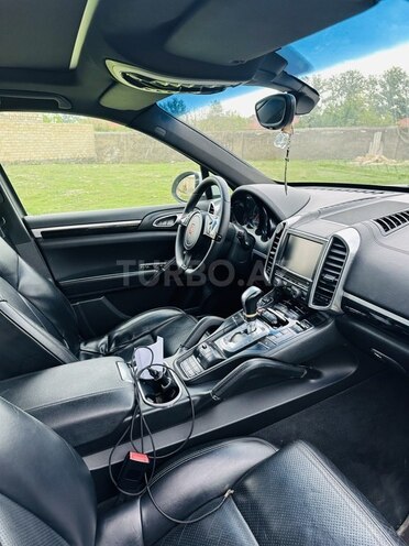Porsche Cayenne-14