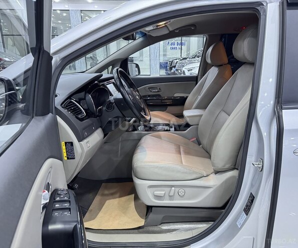 Kia Carnival 2015, 217,000 km - 2.2 l - Bakı