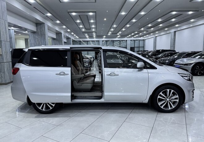 Kia Carnival 2015, 217,000 km - 2.2 l - Bakı