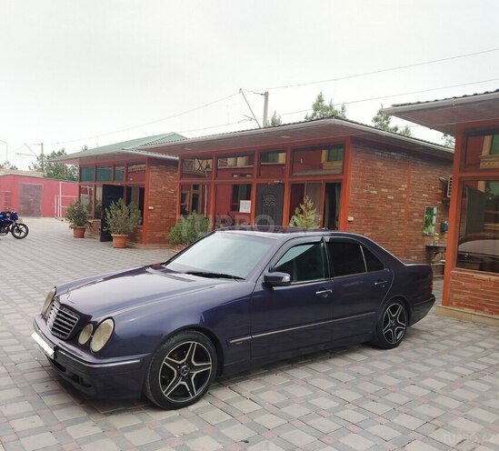 Mercedes E 220 d 2001, 216,318 km - 2.2 л - Şirvan