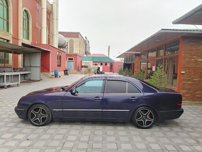 Mercedes E 220 d 2001, 216,318 km - 2.2 л - Şirvan