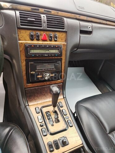 Mercedes E 220 d 2001, 216,318 km - 2.2 л - Şirvan