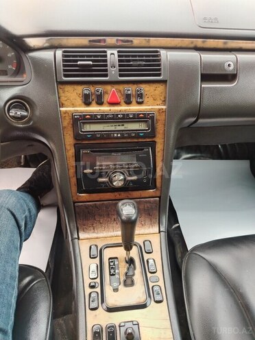 Mercedes E 220 d 2001, 216,318 km - 2.2 л - Şirvan