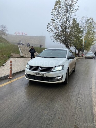 Volkswagen Polo 2018, 250,000 km - 1.6 l - Bərdə