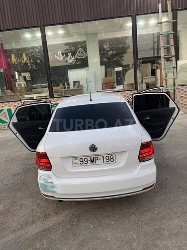 Volkswagen Polo 2018, 250,000 km - 1.6 l - Bərdə