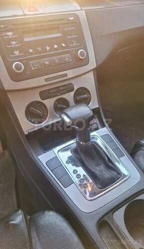 Volkswagen Passat 2005, 199,859 km - 2.0 l - Lənkəran