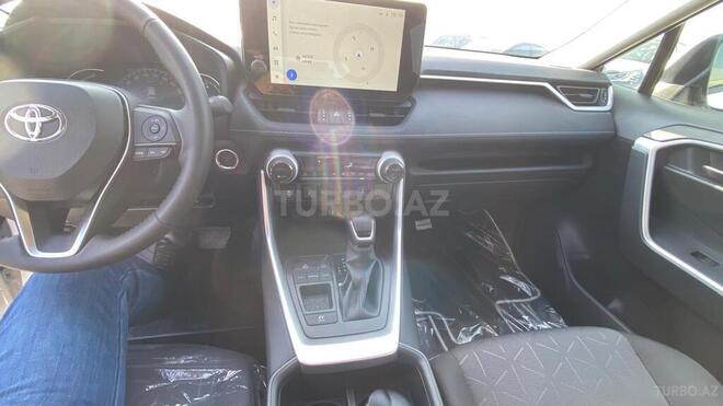 Toyota RAV4-9