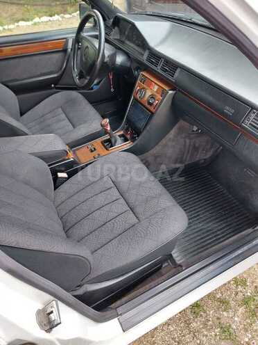 Mercedes E 250 1994, 895,458 km - 2.5 л - Göytəpə