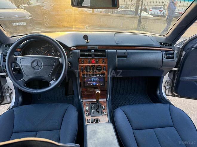 Mercedes E 240 1998, 212,797 km - 2.4 l - Bakı