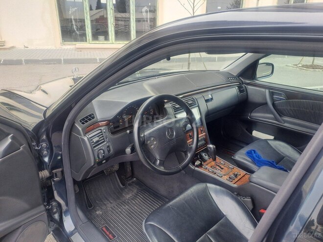 Mercedes E 240 1999, 313,000 km - 2.4 л - Bakı