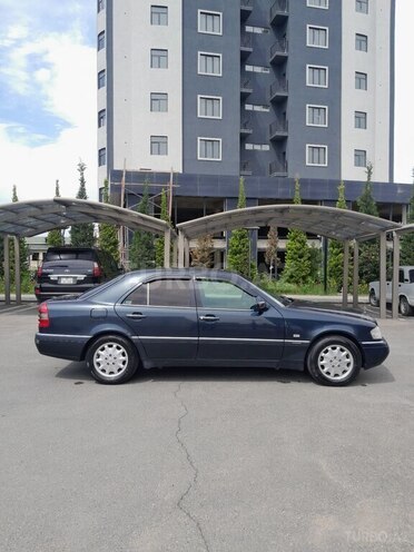 Mercedes C 180 1995, 450,000 km - 1.8 l - Quba