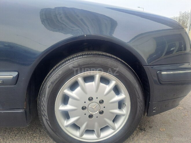 Mercedes E 240 1999, 313,000 km - 2.4 л - Bakı