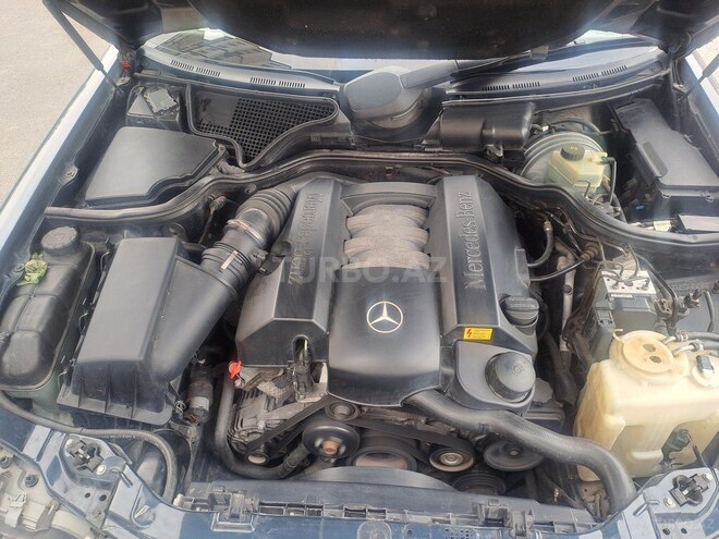 Mercedes E 240 1999, 313,000 km - 2.4 л - Bakı