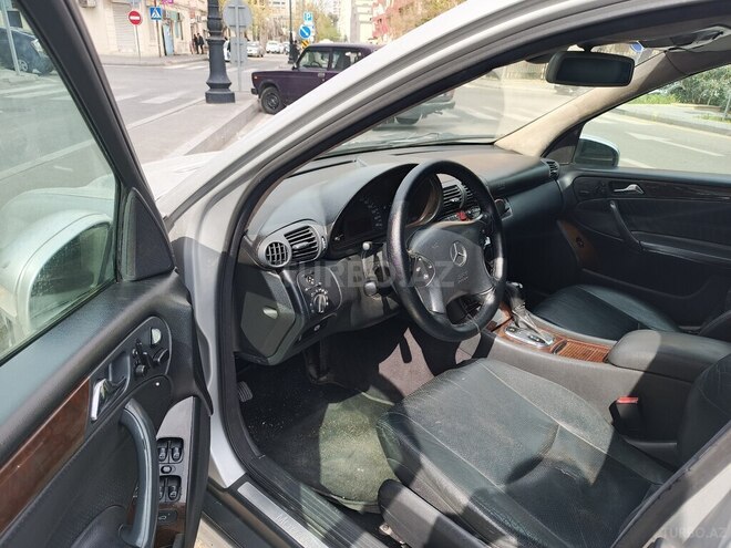 Mercedes C 240 2001, 260,000 km - 2.6 l - Bakı