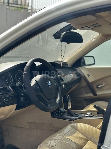 BMW 525 2005, 320,000 km - 2.5 l - Bakı