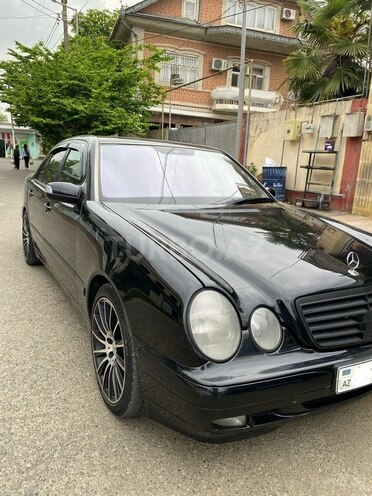 Mercedes E 220 d 2001, 650,000 km - 2.2 л - Lənkəran