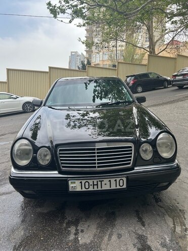Mercedes E 200 1998, 280,000 km - 2.0 l - Bakı