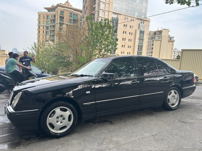 Mercedes E 200 1998, 280,000 km - 2.0 l - Bakı