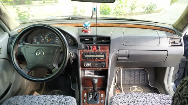 Mercedes C 200 1999, 235,000 km - 2.0 l - Yevlax