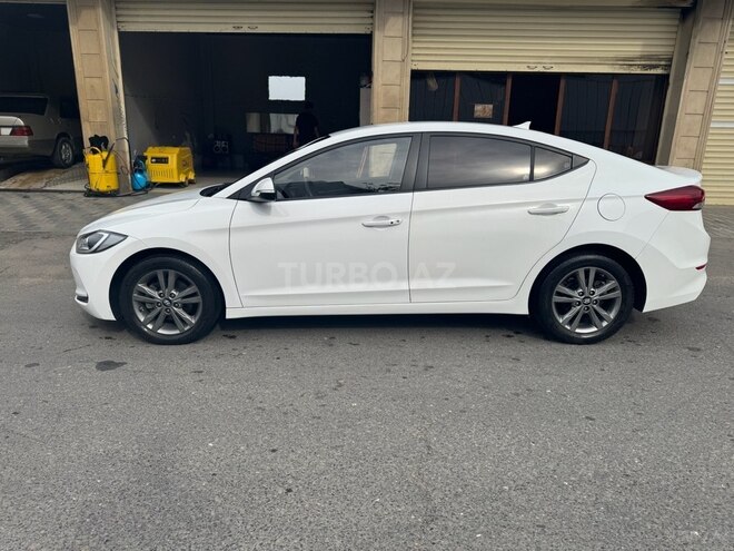 Hyundai Avante 2016, 206,000 km - 1.6 l - Bakı