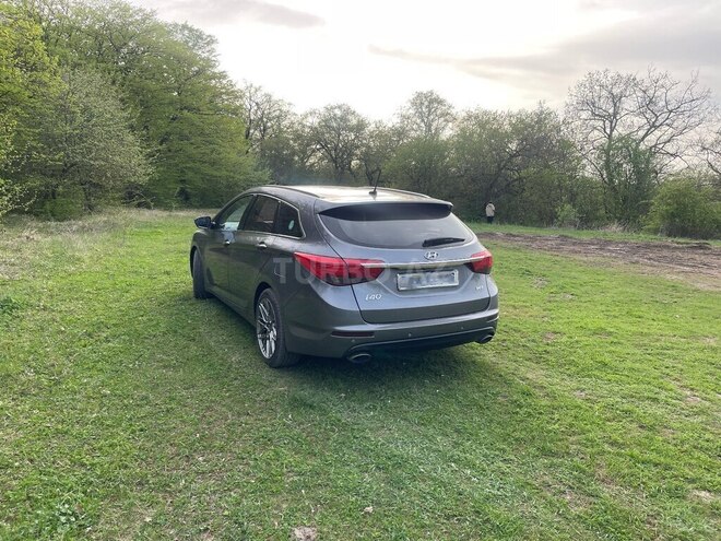 Hyundai i40 2013, 235,000 km - 1.7 l - Qusar