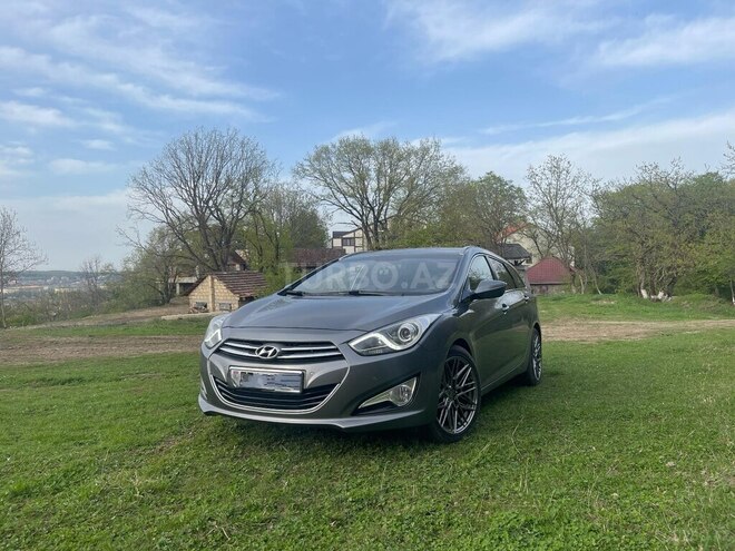 Hyundai i40 2013, 235,000 km - 1.7 l - Qusar