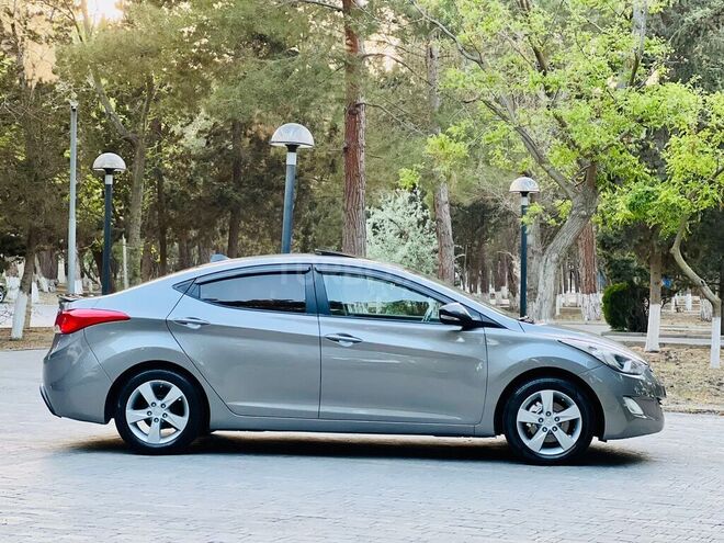 Hyundai Elantra 2011, 240,000 km - 1.6 л - Sumqayıt