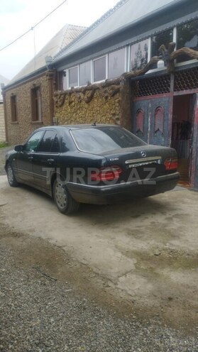 Mercedes E 240 1999, 240,000 km - 2.4 l - Gəncə