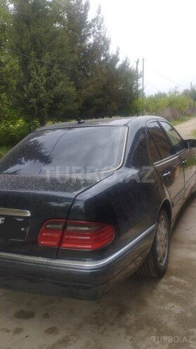 Mercedes E 240 1999, 240,000 km - 2.4 l - Gəncə