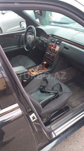Mercedes E 240 1999, 240,000 km - 2.4 l - Gəncə