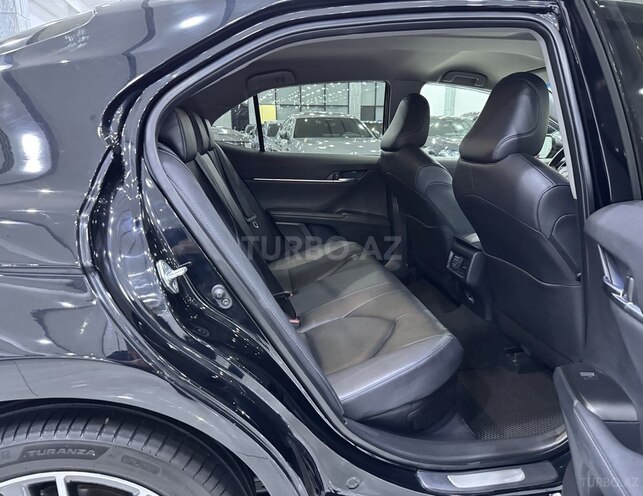 Toyota Camry-13