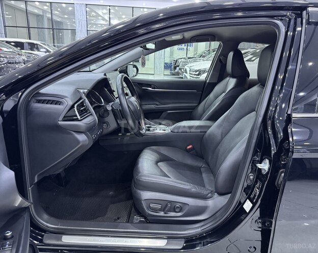 Toyota Camry-11