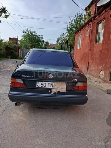 Mercedes E 200 1992, 388,213 km - 2.0 l - Füzuli