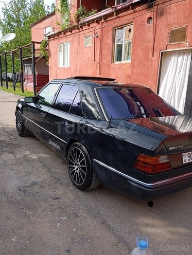 Mercedes E 200 1992, 388,213 km - 2.0 l - Füzuli
